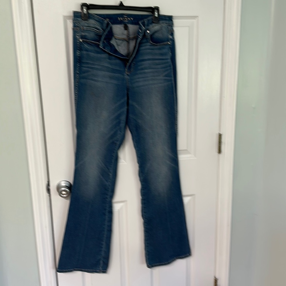 WHBM The Skinny flair midrise jeans. Size 10